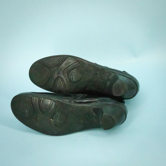 Naot 38 Size 7-7.5 Black Leather Buckle Detail Side Zip Comfort Ankle Boots - Picture 6 of 8